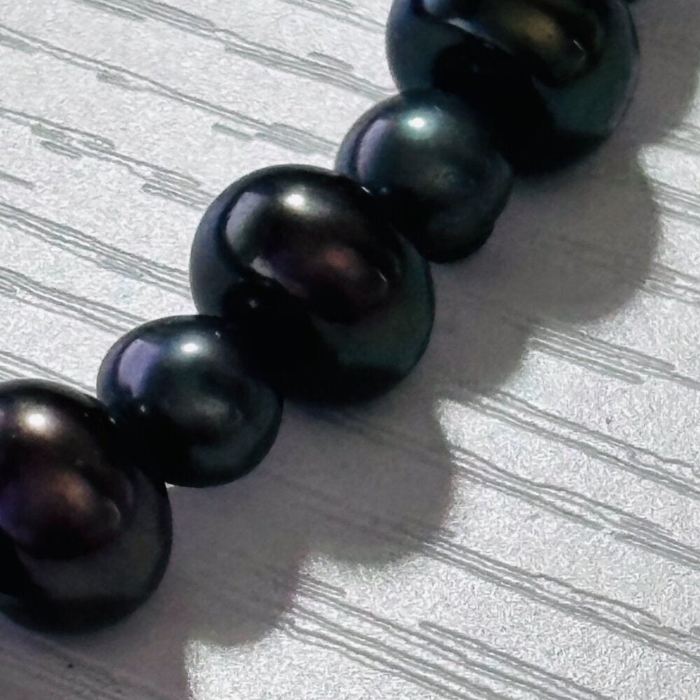 Black Peacock Pearl Beaded Necklace 18” Iridescent Classic - Picture 9 of 14